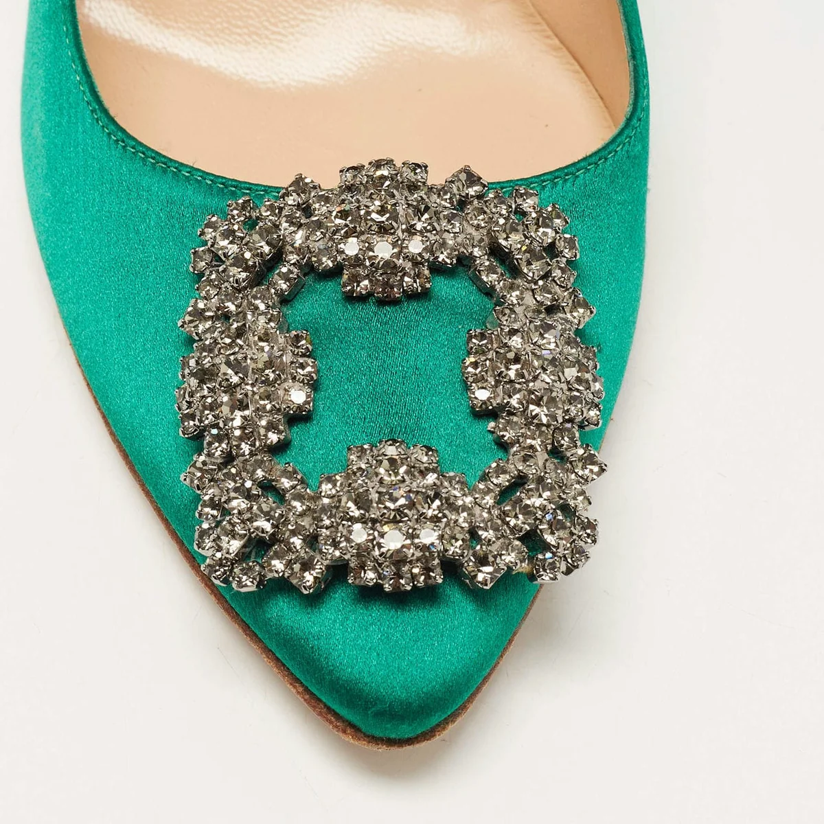 Manolo Blahnik Hangisi pumps detail - spot fake Manolo Blahnik Hangisi shoes