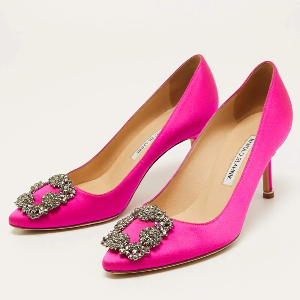 Manolo Blahnik Hangisi Pumps front view - fake Manolo Blahnik Hangisi pumps