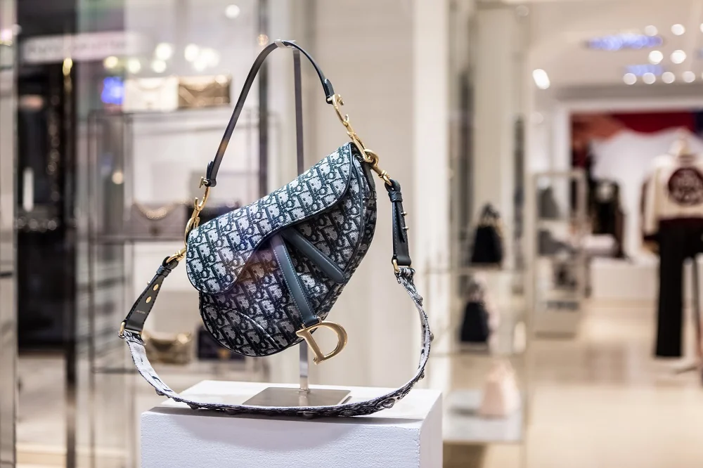 Dior Oblique Jacquard Saddle Bag side view - Dior Oblique Saddle Bag