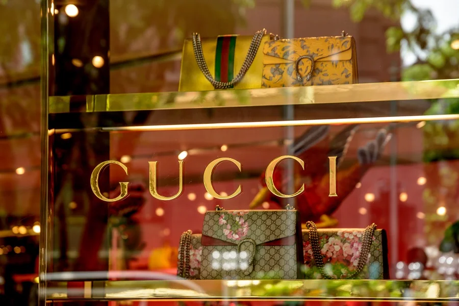 Gucci Gucci Emily Chain Shoulder Bag front view - Gucci Emily bag