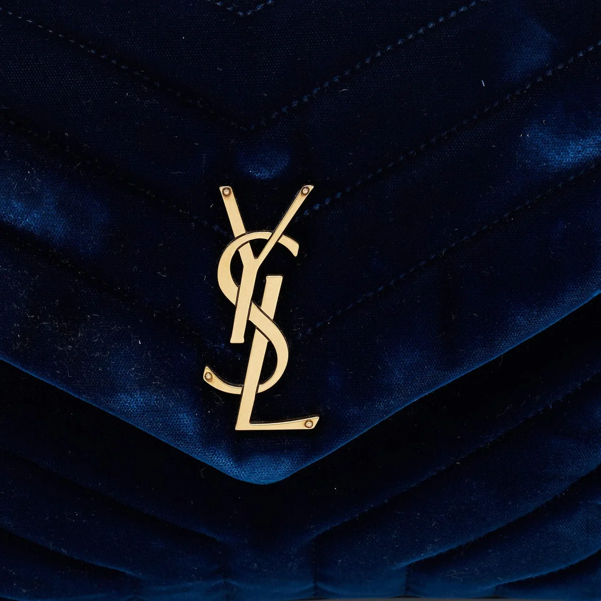 Saint Laurent Loulou Bag detail