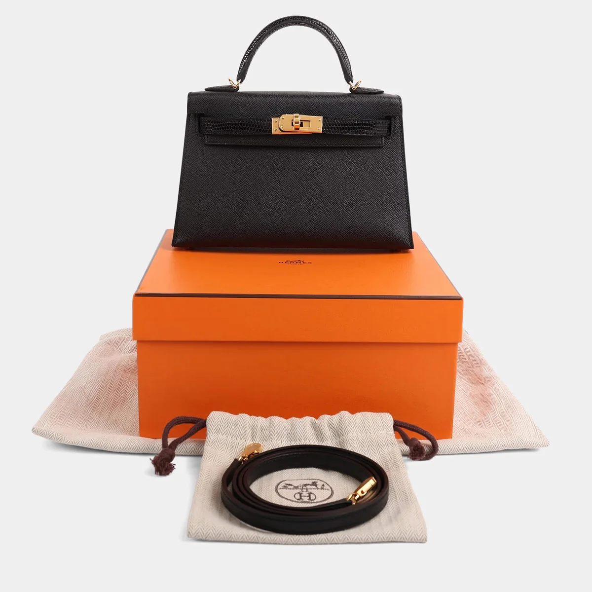 Hermès Birkin and Kelly bags side view - Birkin vs Kelly