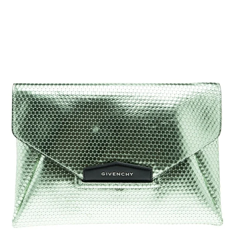 Givenchy Antigona detail - how to style Givenchy Antigona
