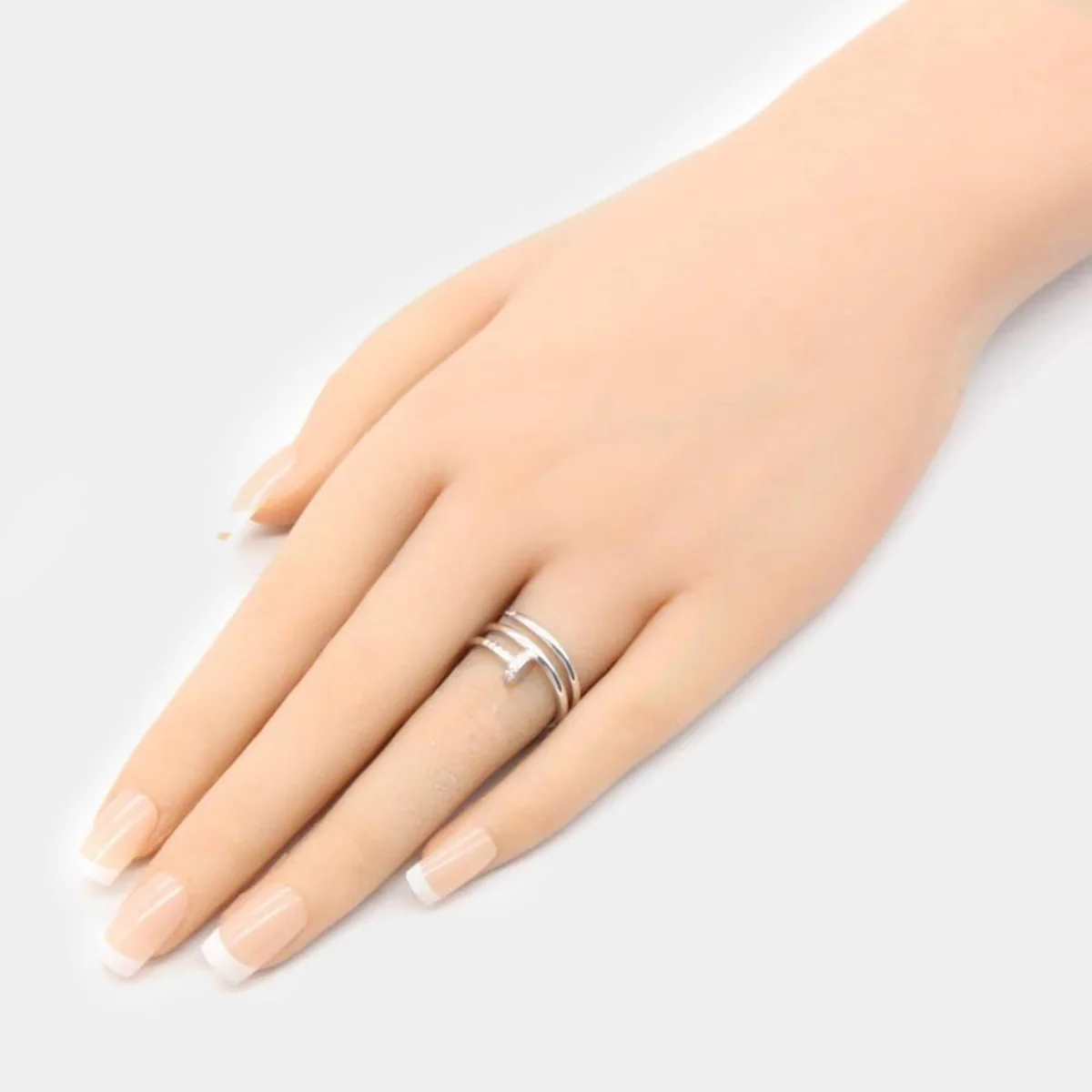 Cartier Pre-owned Cartier jewelry (Love, Trinity, Panthère de Cartier, Juste un Clou) detail - authentic pre-owned Carti