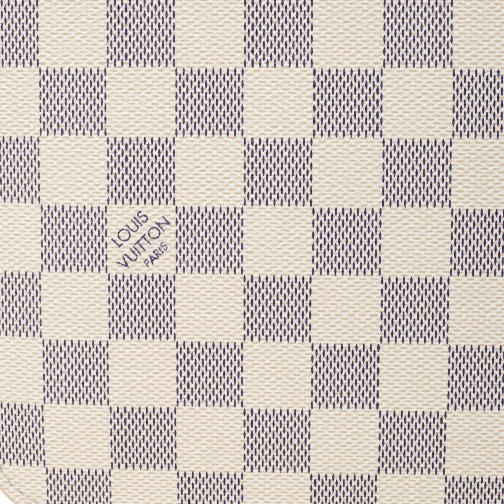 Louis Vuitton Neverfull detail