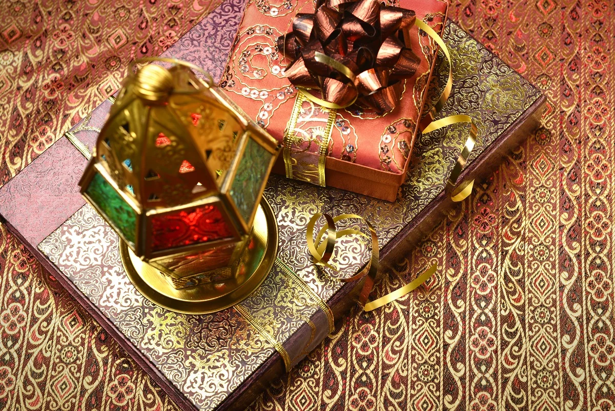 Luxury handbags, watches, jewelry and accessories side view - Ramadan gift ideas