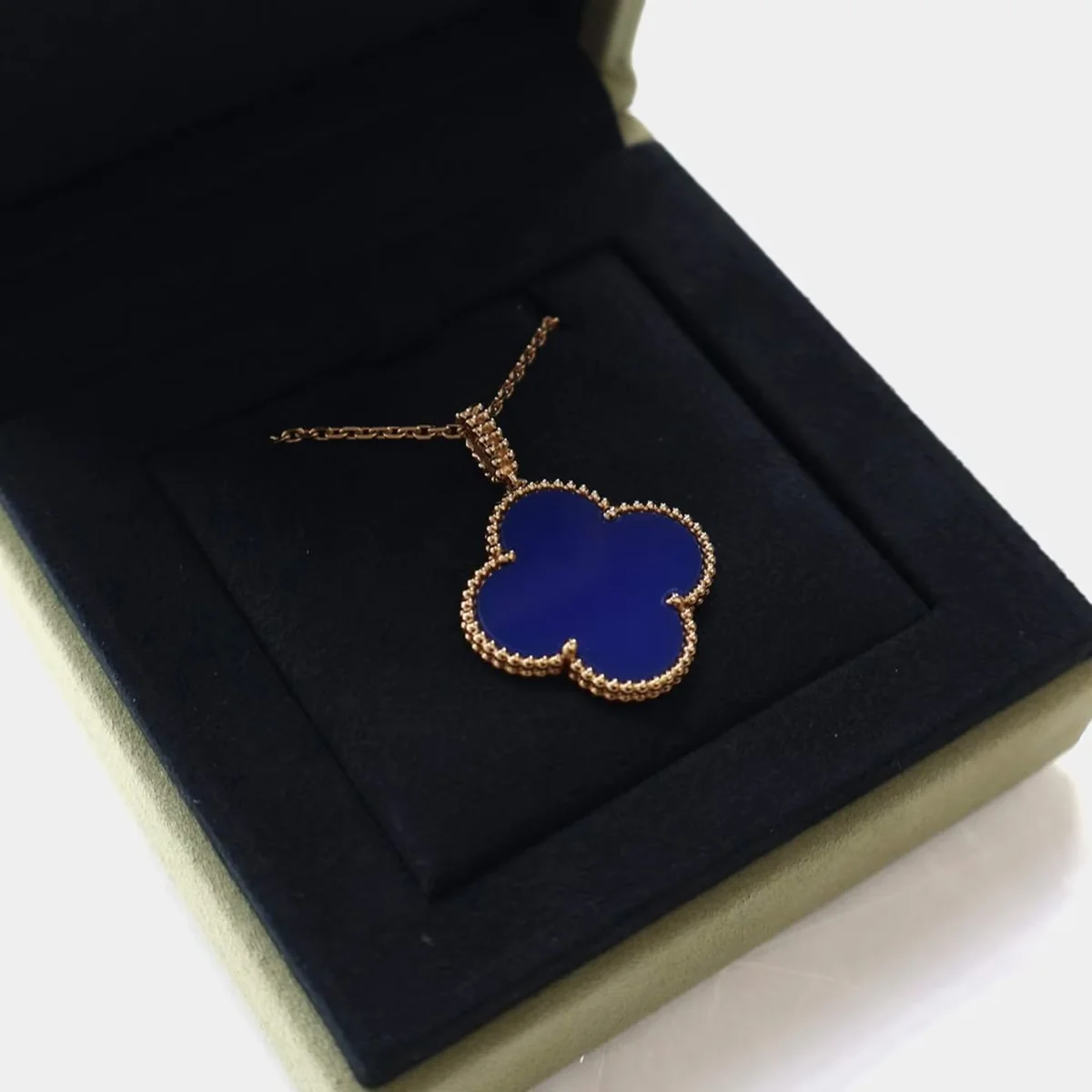 Van Cleef & Arpels Alhambra collection side view - Van Cleef & Arpels resale value